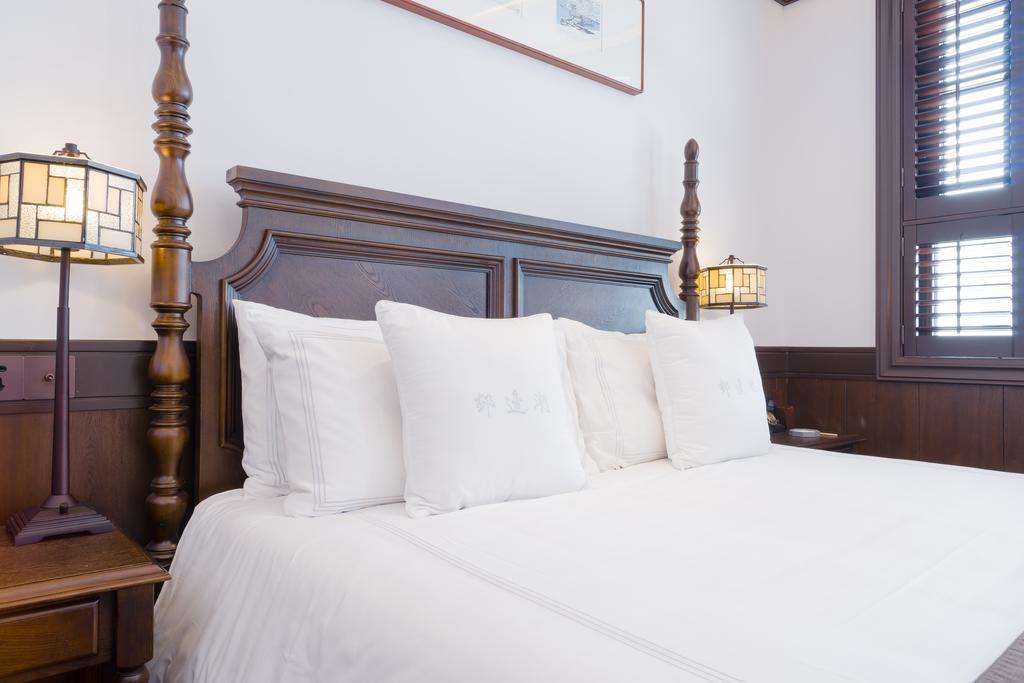 Relais & Chateaux Chaptel Hangzhou Hotel Exterior photo